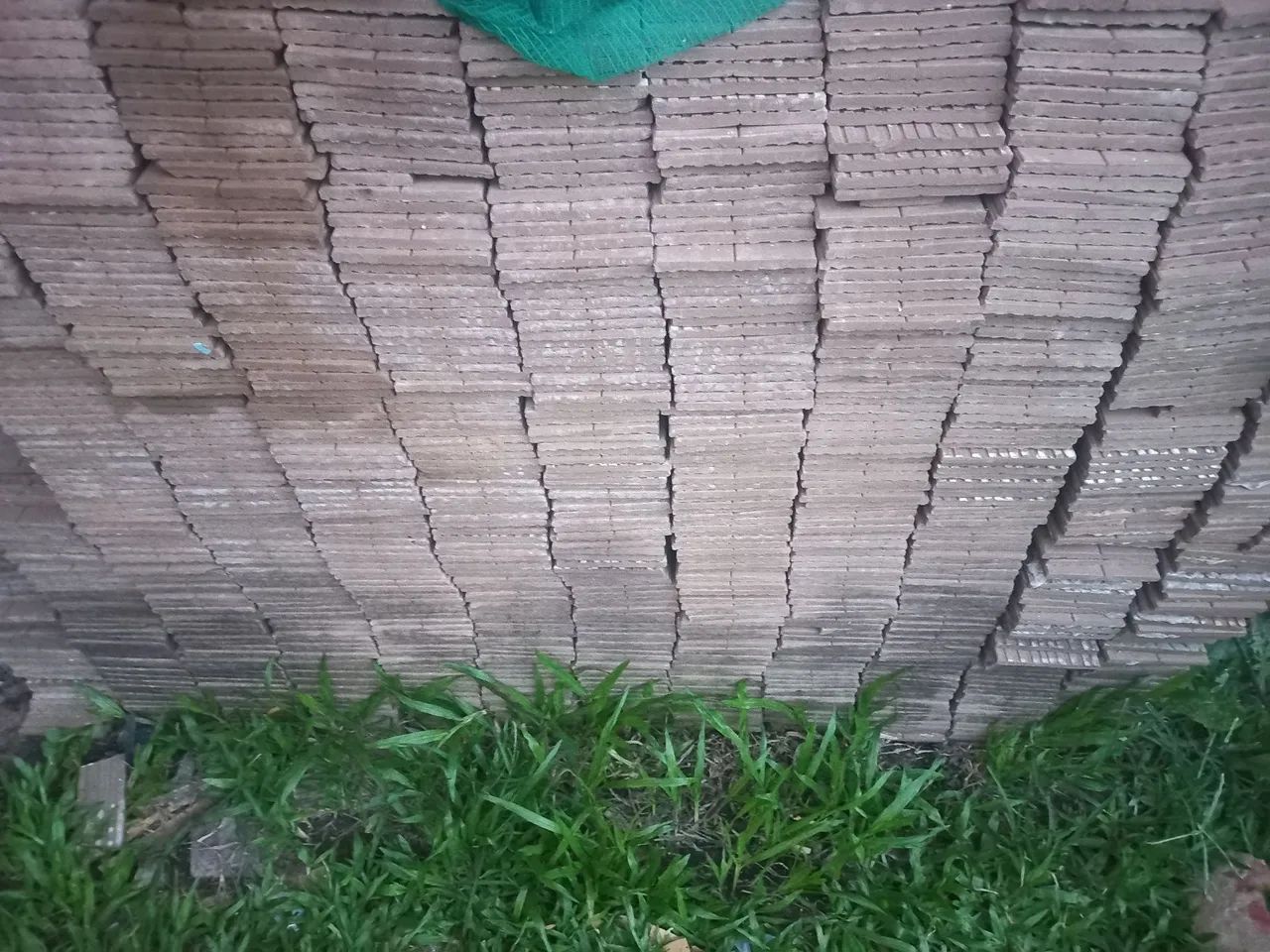 Brick veneer tiles for walls