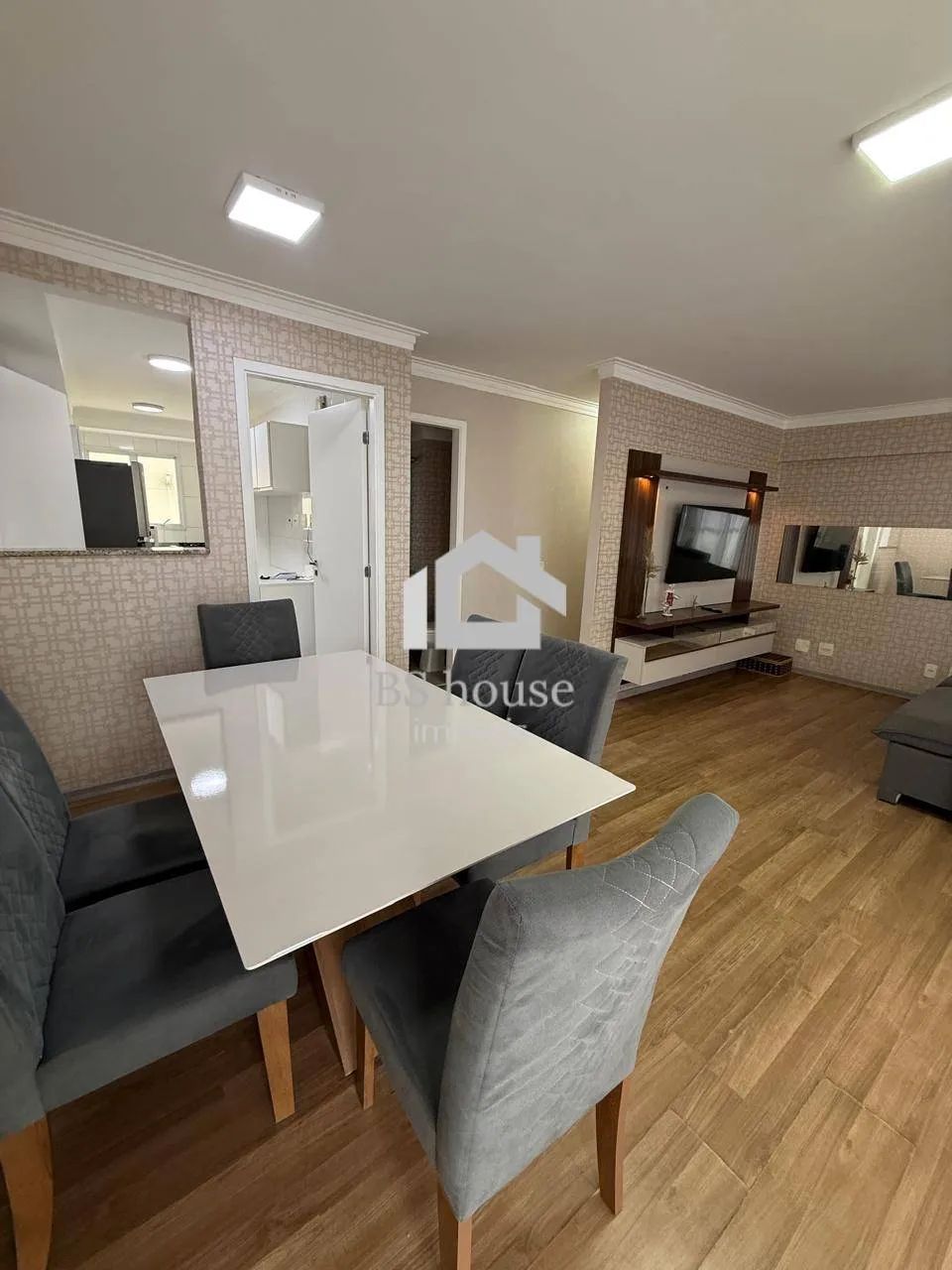 Apartamento mobiliado, com lazer e 3 vagas, para locação no Centro - Foto 3