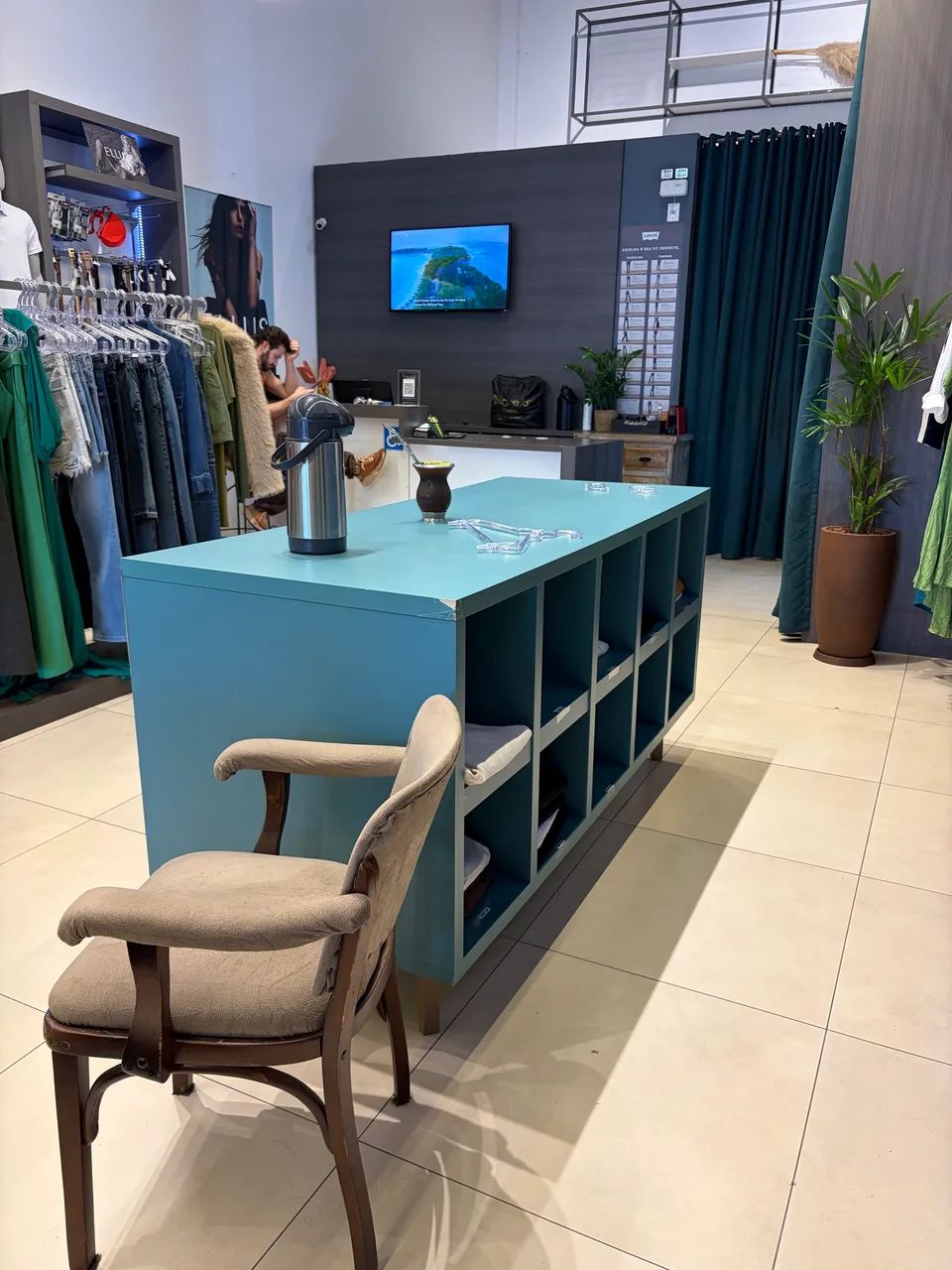 Móveis modulares para loja loja de roupas 100m2 - Foto 6