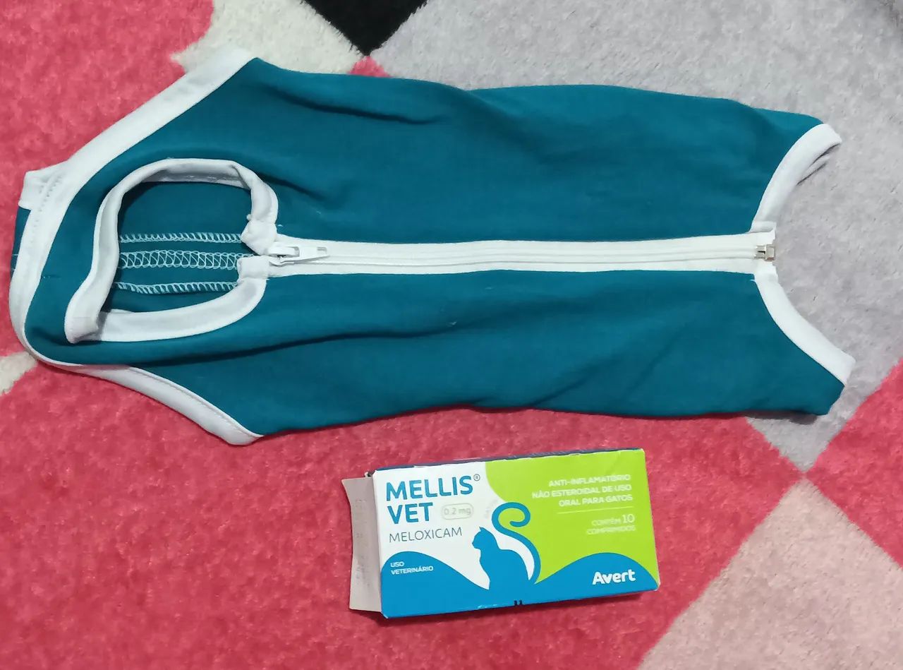 roupa cirúrgica pra gatos de 2 a 2,9kg + 2 comprimidos de meloxicam