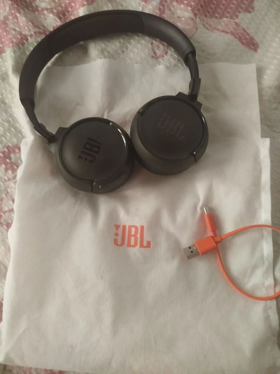 Fone jbl original 1 ano de uso 