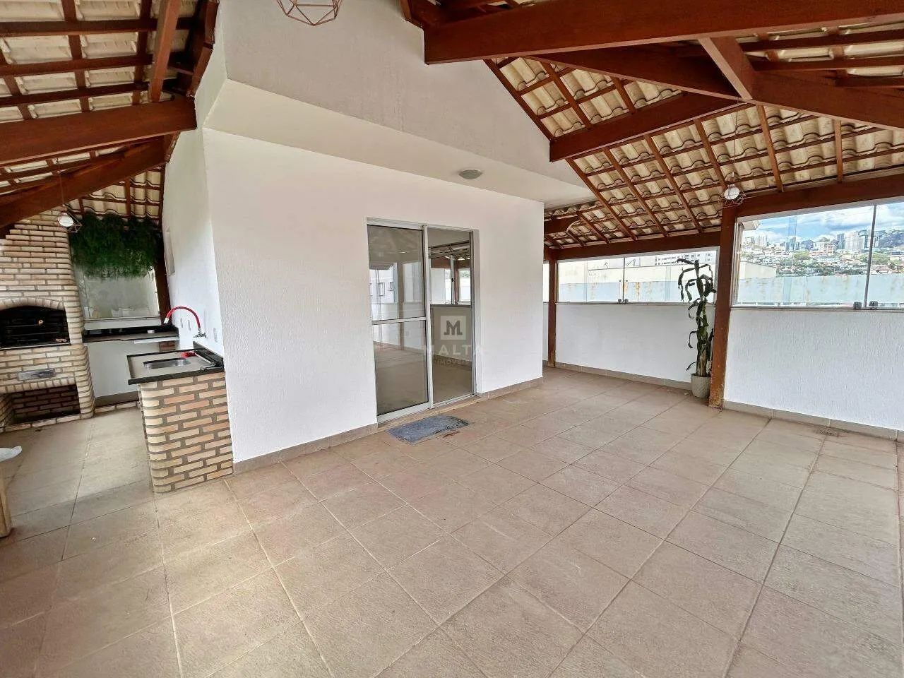 Cobertura de 3 quartos e 3 vagas para alugar no Estoril. - Foto 2