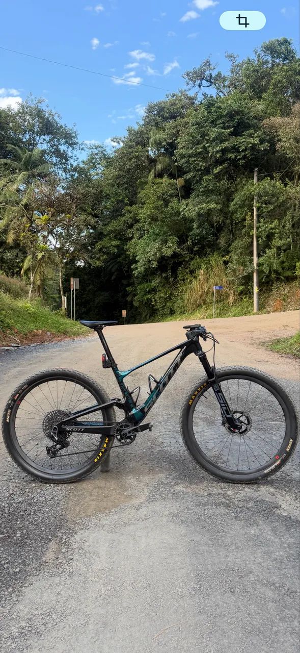 Bicicleta Scott Spark Team 2025