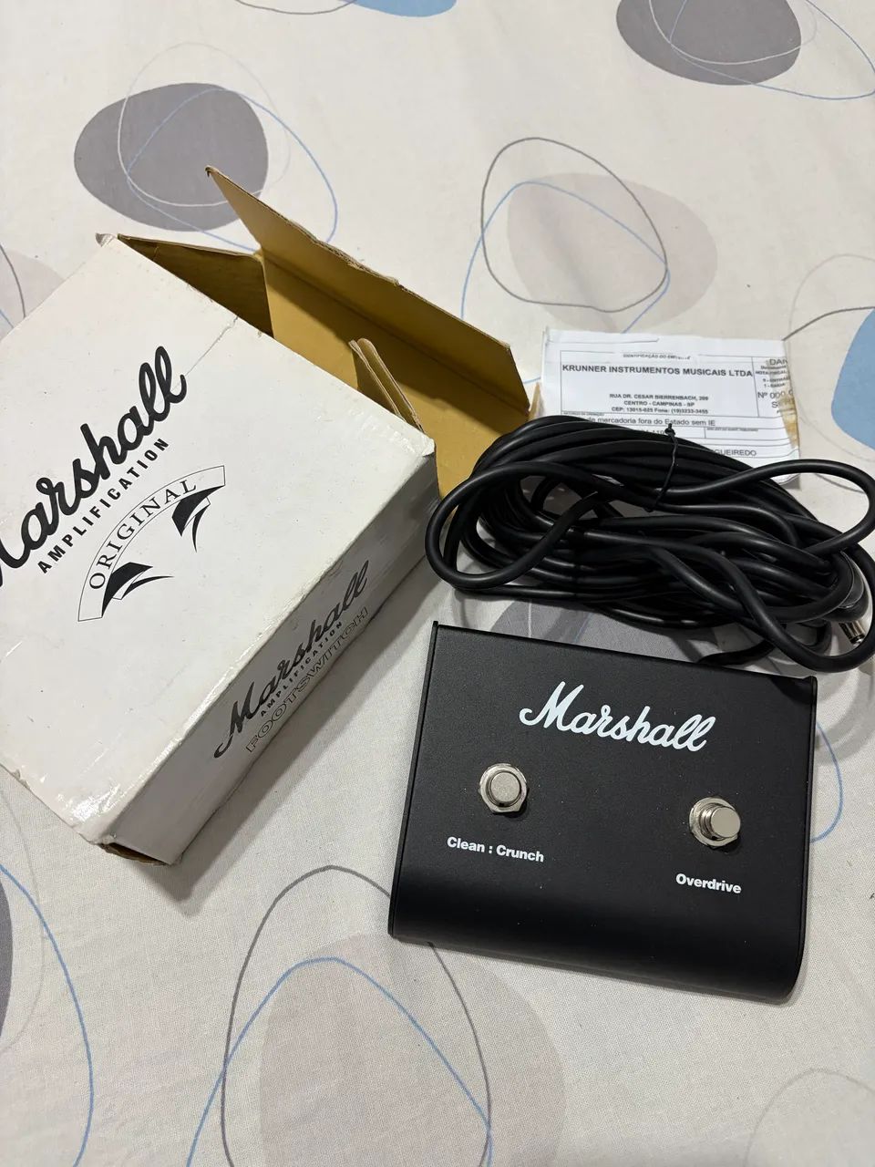 Footswitch Marshall na caixa
