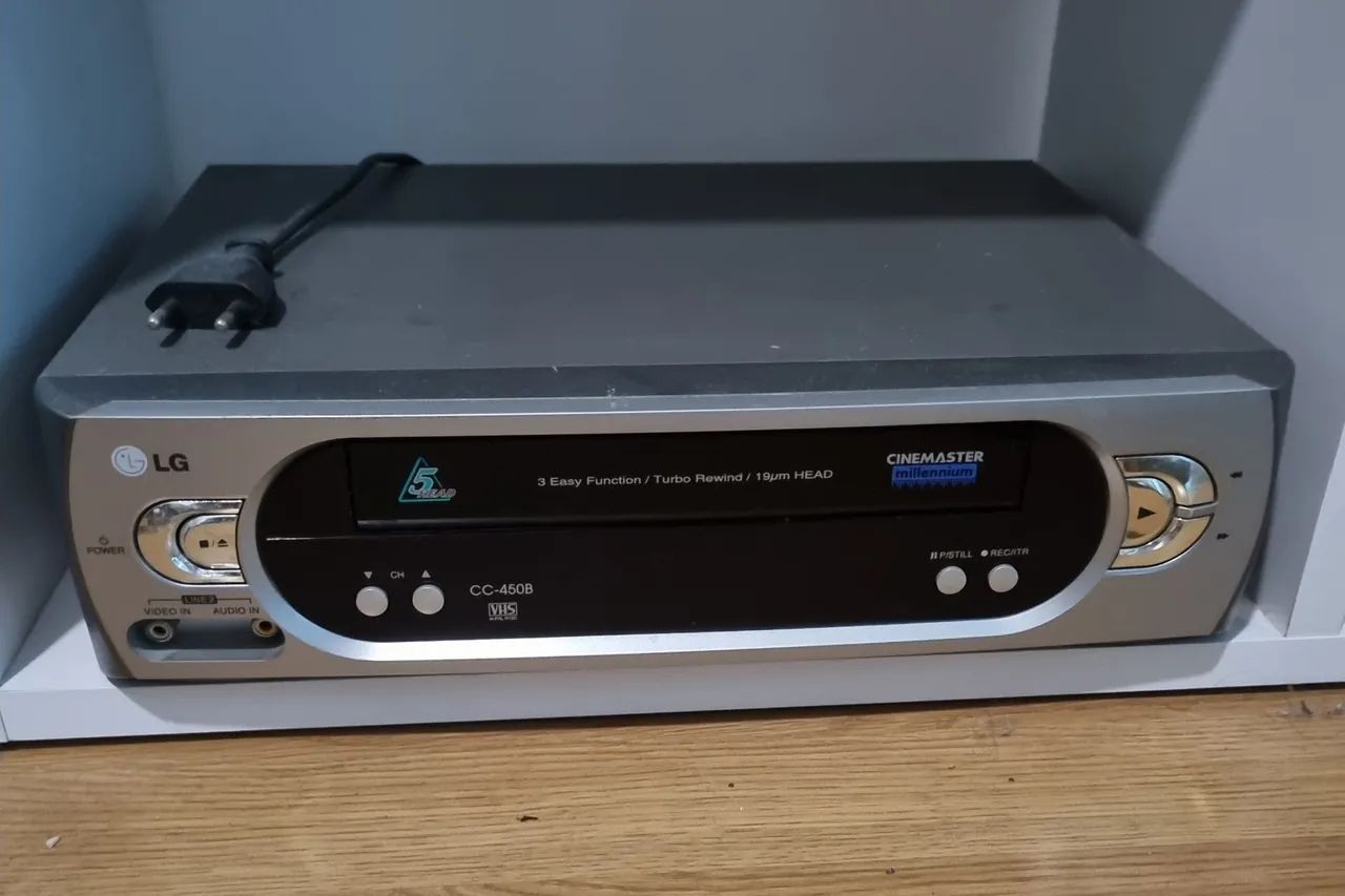 Video cassete LG CC-450B