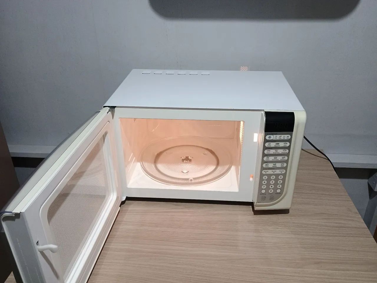 Microondas Eletrolux 31L - Foto 4