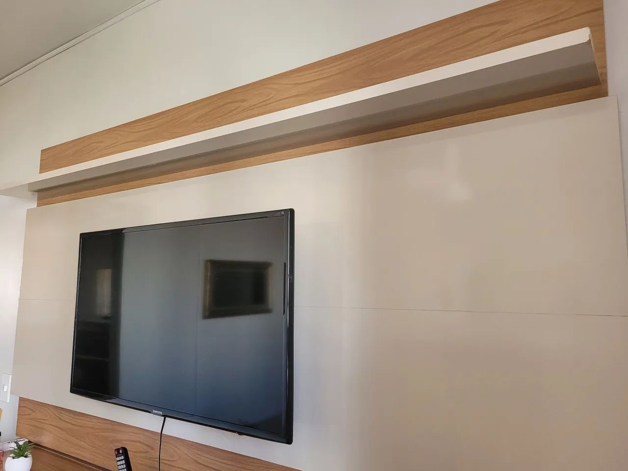 Painel com rack suspenso - Foto 3