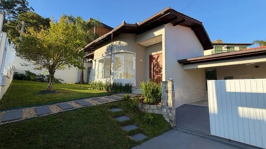 Oportunidade! Casa no Centro com Piscina e 3 Quartos Terreno de 494m² - Foto 5