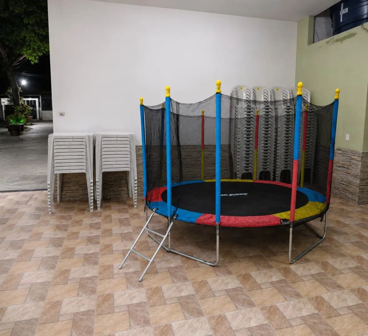 Jogo de mesa e cadeiras  - Foto 2