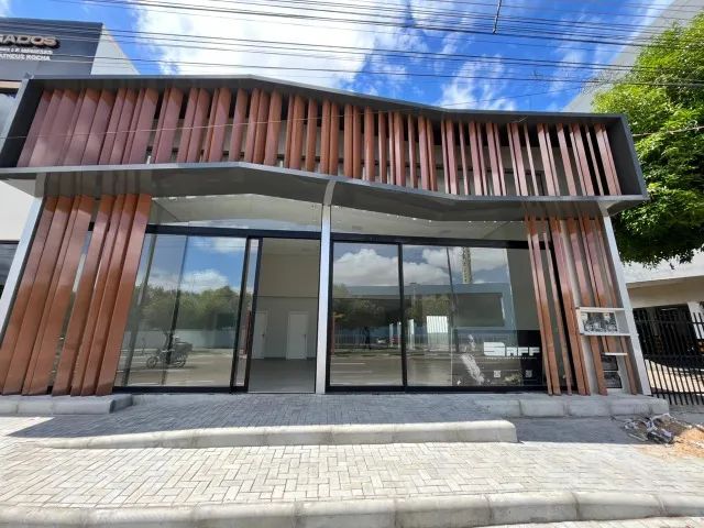 Aluga se Loja de 250m2 na Av. Ville Roy - Centro