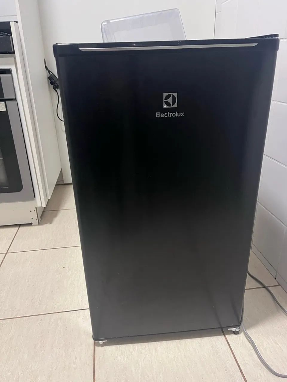 Frigobar Electrolux novo