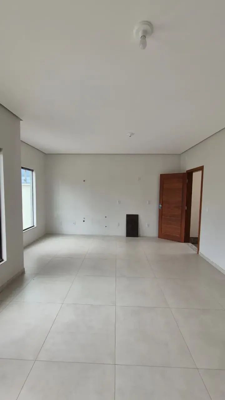 Casa nova com suíte, quintal privativo e 2 vagas em Tubarão - Foto 2