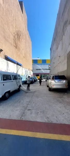 terreno em frente a feira da madrugada