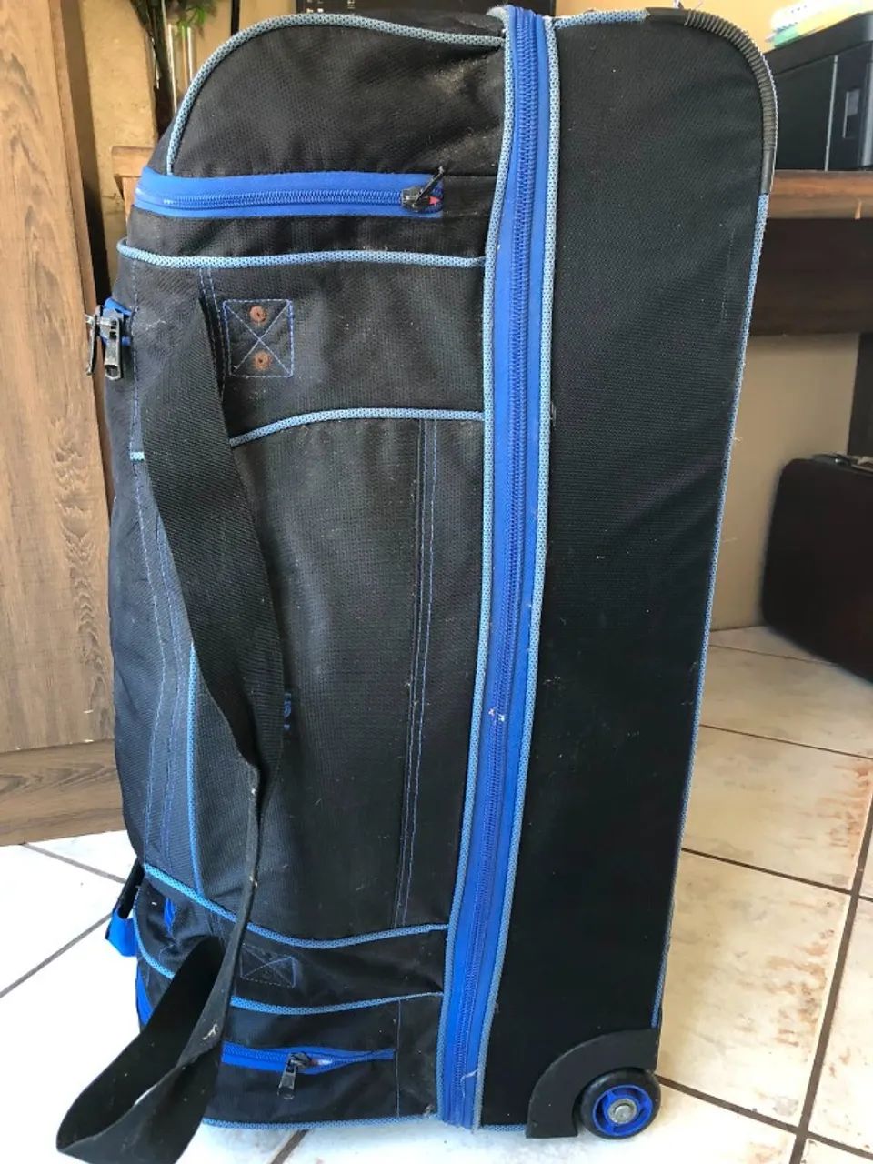 lote de roupa infantil + mala de viagem  - Foto 4