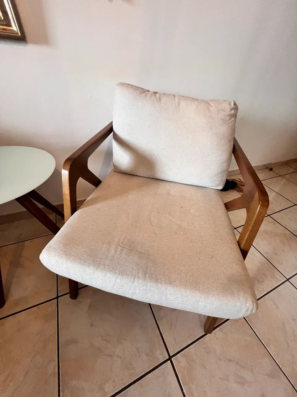 Conjunto de poltronas em madeira 