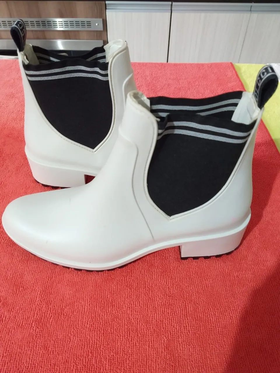 Bota de borracha/Galocha Colcci 37