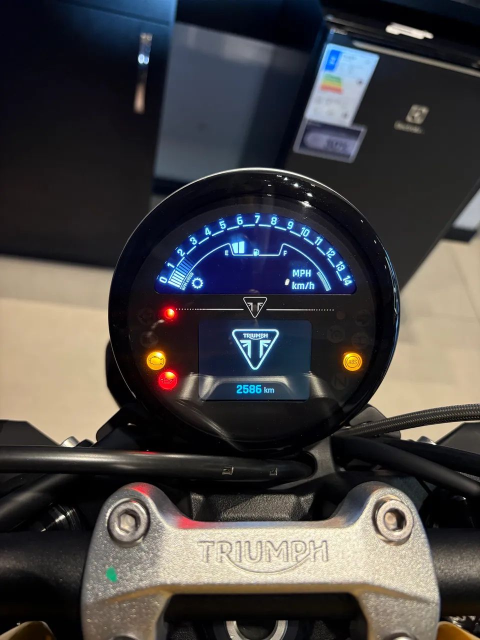 TRIUMPH TRIDENT 660 - Foto 4