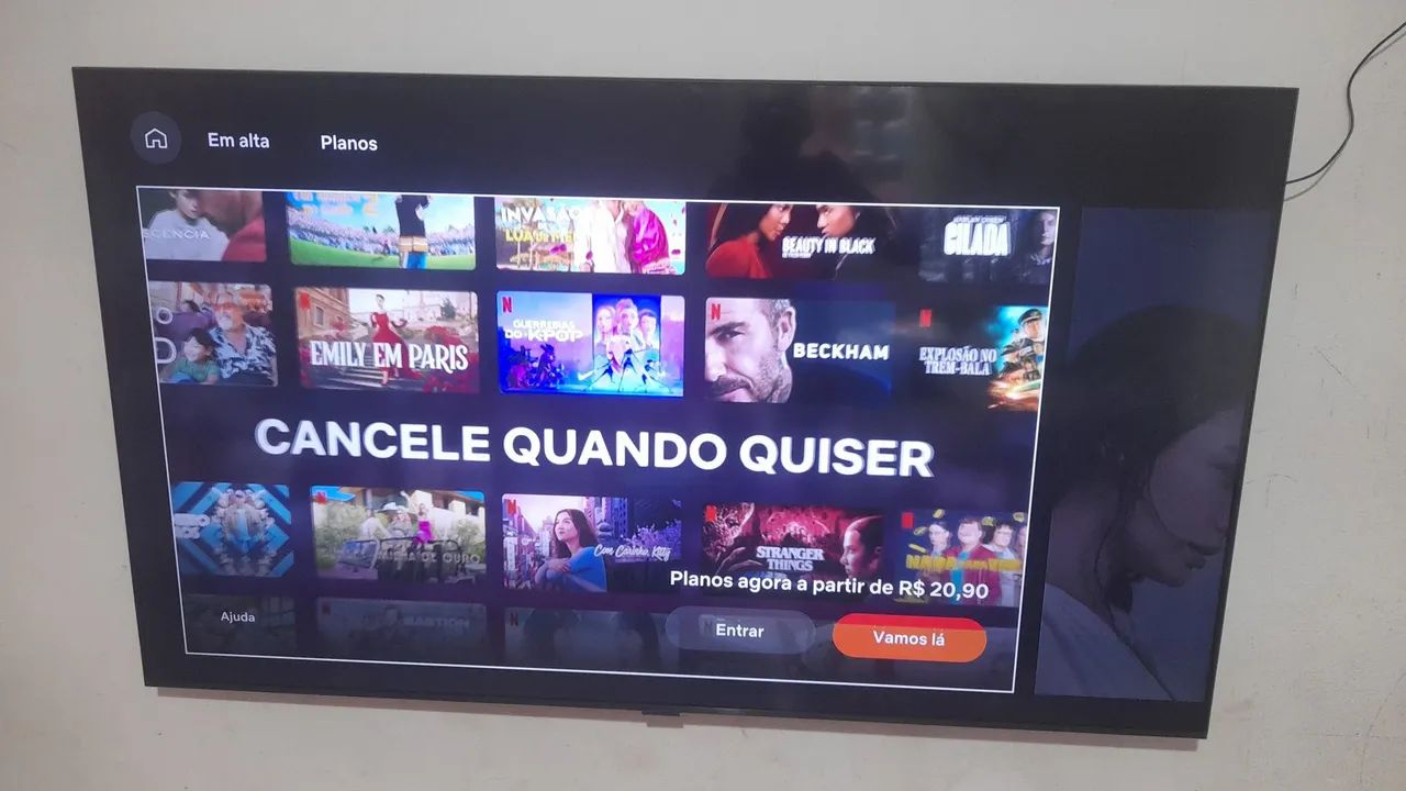 Troco Duas TVs por Uma de 65" - Foto 4