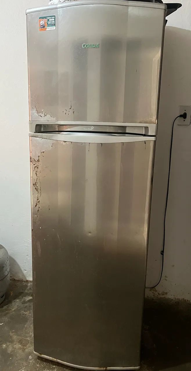 Vendo geladeira pra consertar  - Foto 2