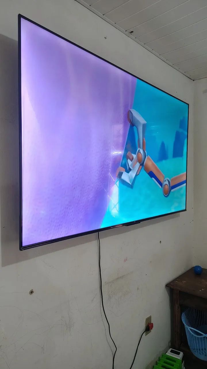 Vende-se uma televisão de 65 polegadas  - Foto 2