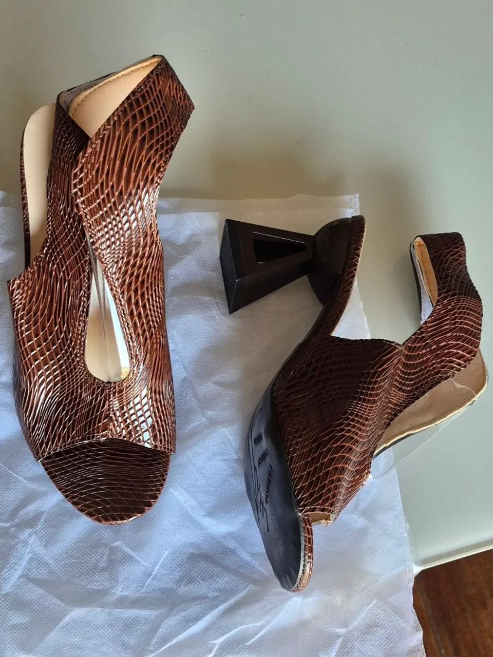 Sandália importada croc 35(BRA) - Foto 3