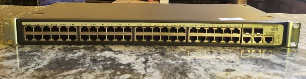 Switch 3COM Baseline 225-sfp plus