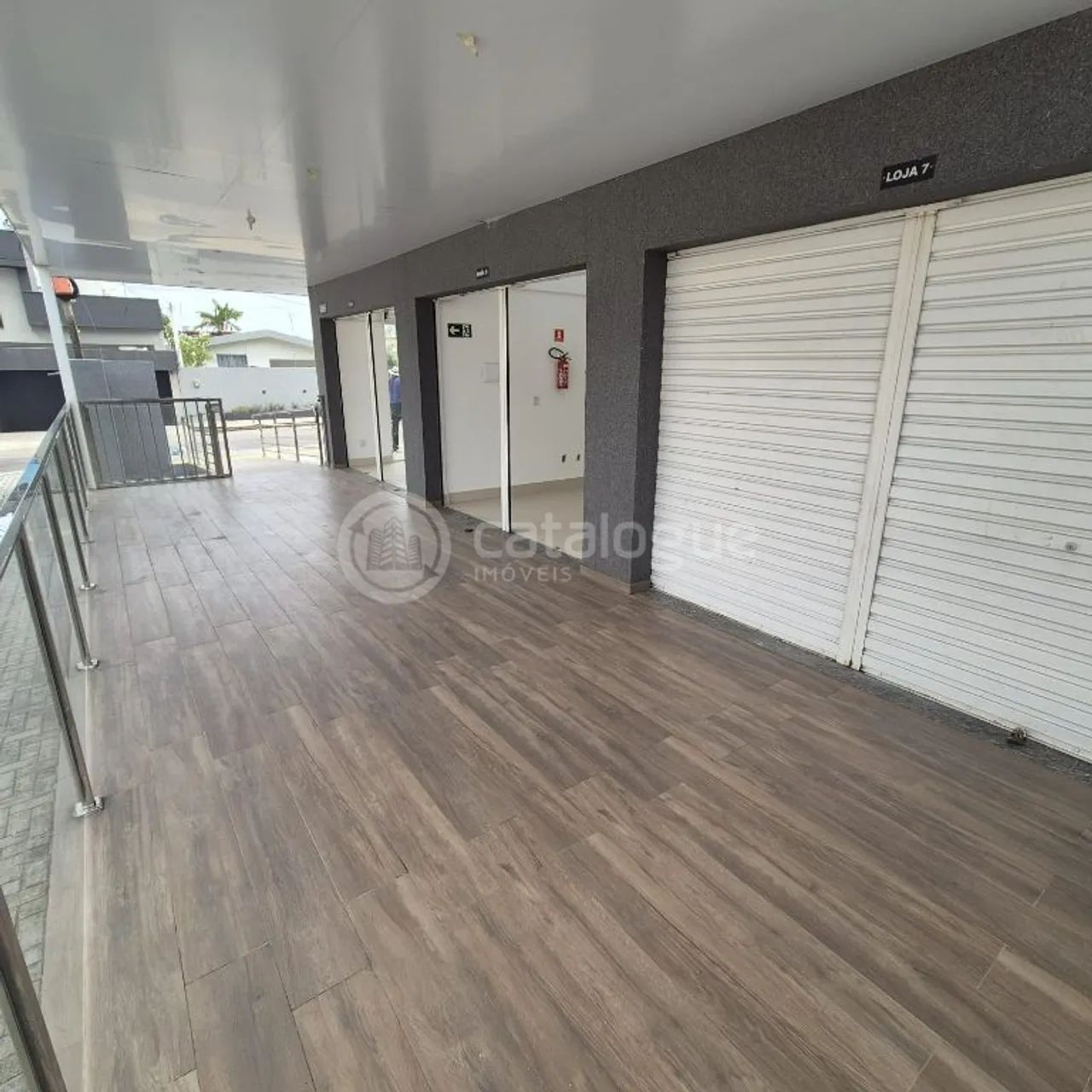 Alugo 9 salas comerciaide 24 e 18 m2 com banheiro e espaço pra cozinha - Foto 3