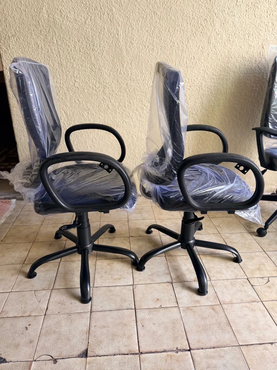 Cadeira de escritório Diretor telada  - Foto 3