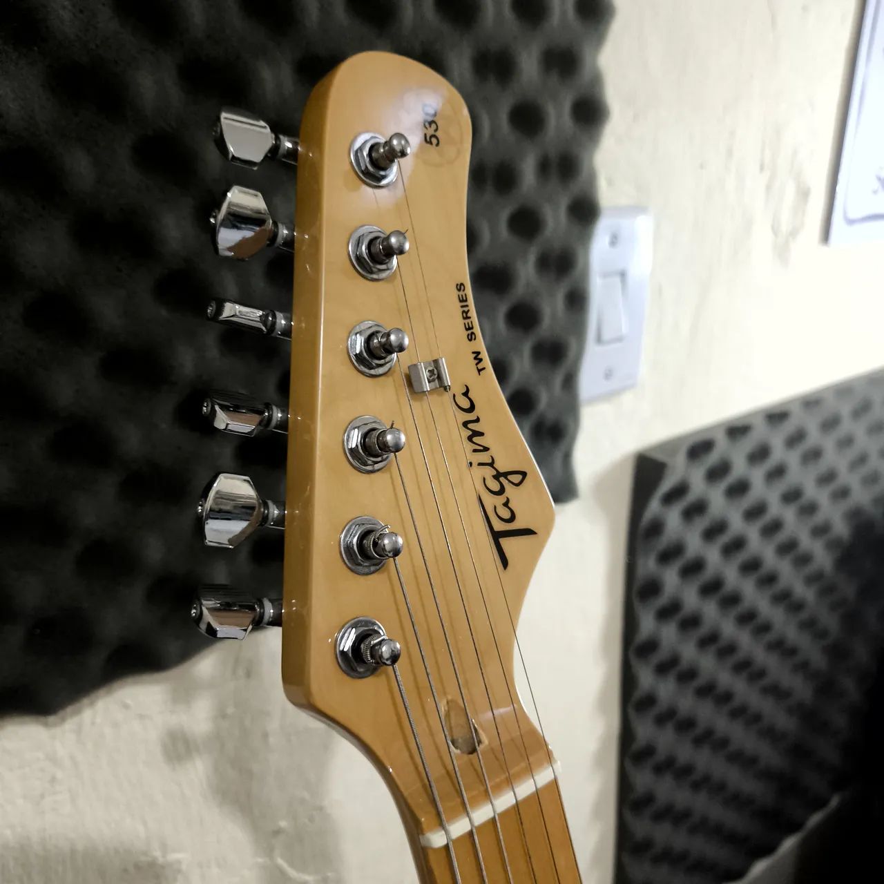  Guitarra Tagima TW 530 + capa acolchoada+ cabo - Foto 3