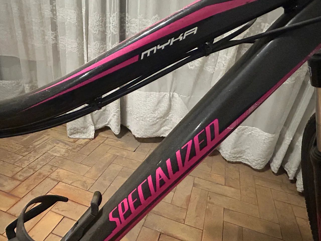 Specialized Myka Aro 26 preta e rosa - Foto 3