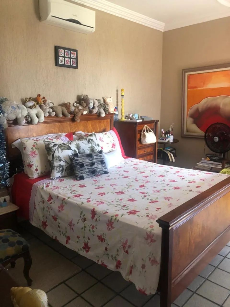 Cama de madeira queen com colchão
