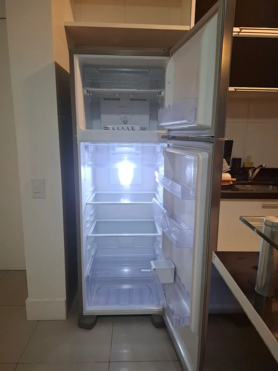 Geladeira Eletrolux Forst Free Escovada cinza - Foto 2