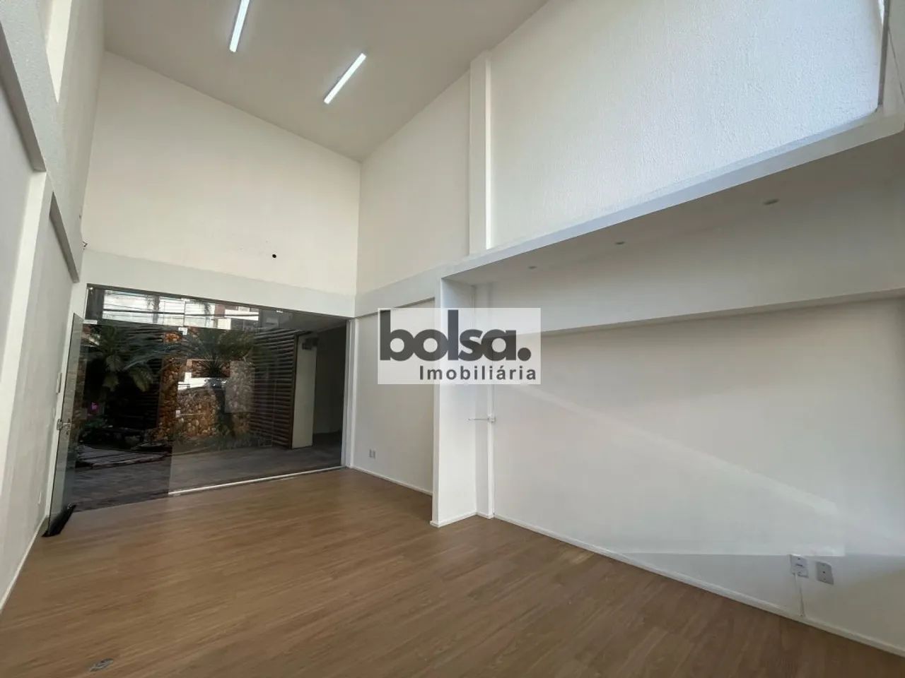 LOJA COMERCIAL NA GALERIA EUROPA ! !