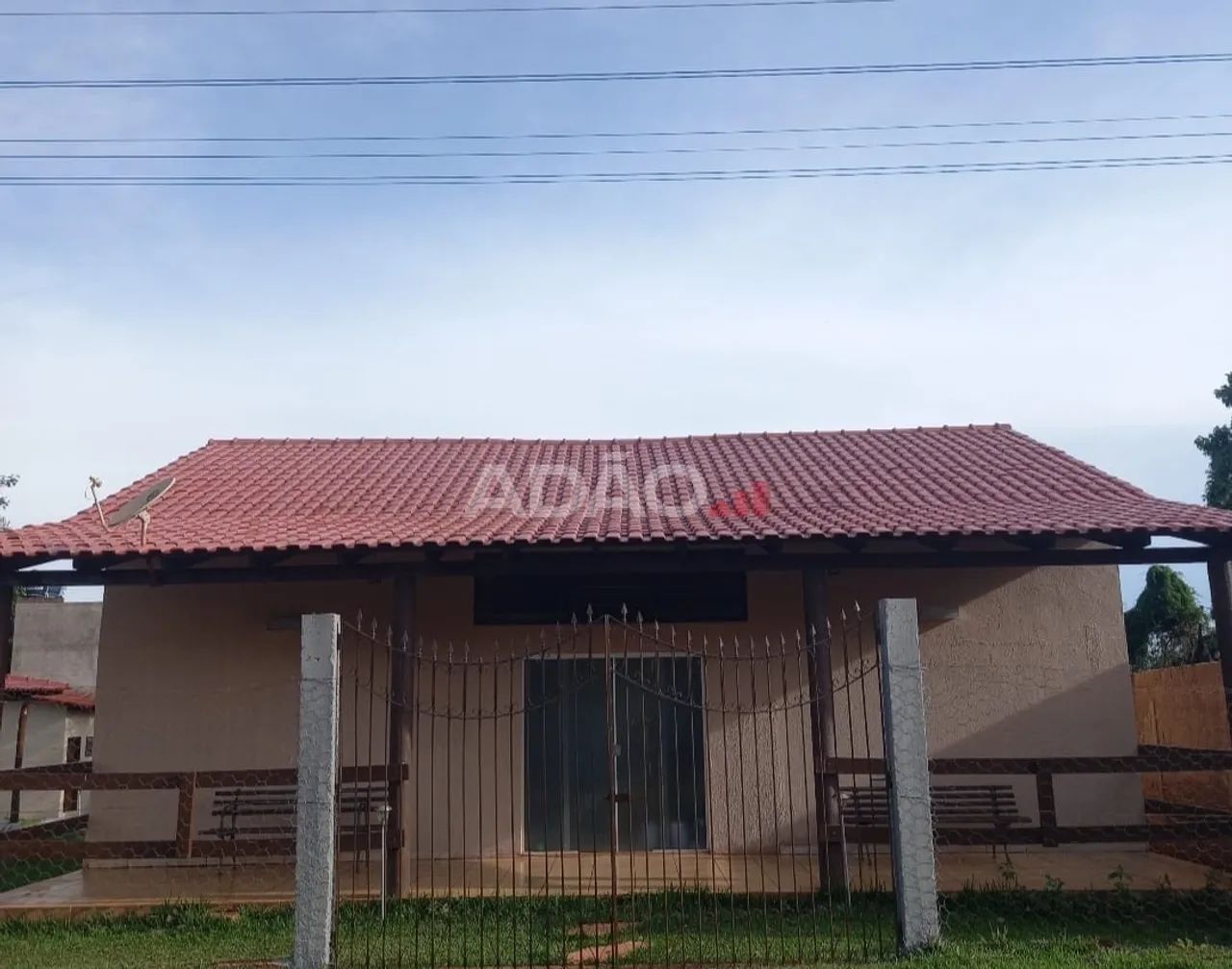 CASA NO LAGO DAS BRISAS
