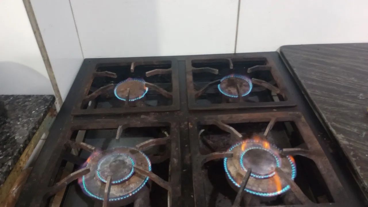 trabalho com manutenção de elétrico doméstico  - Foto 3