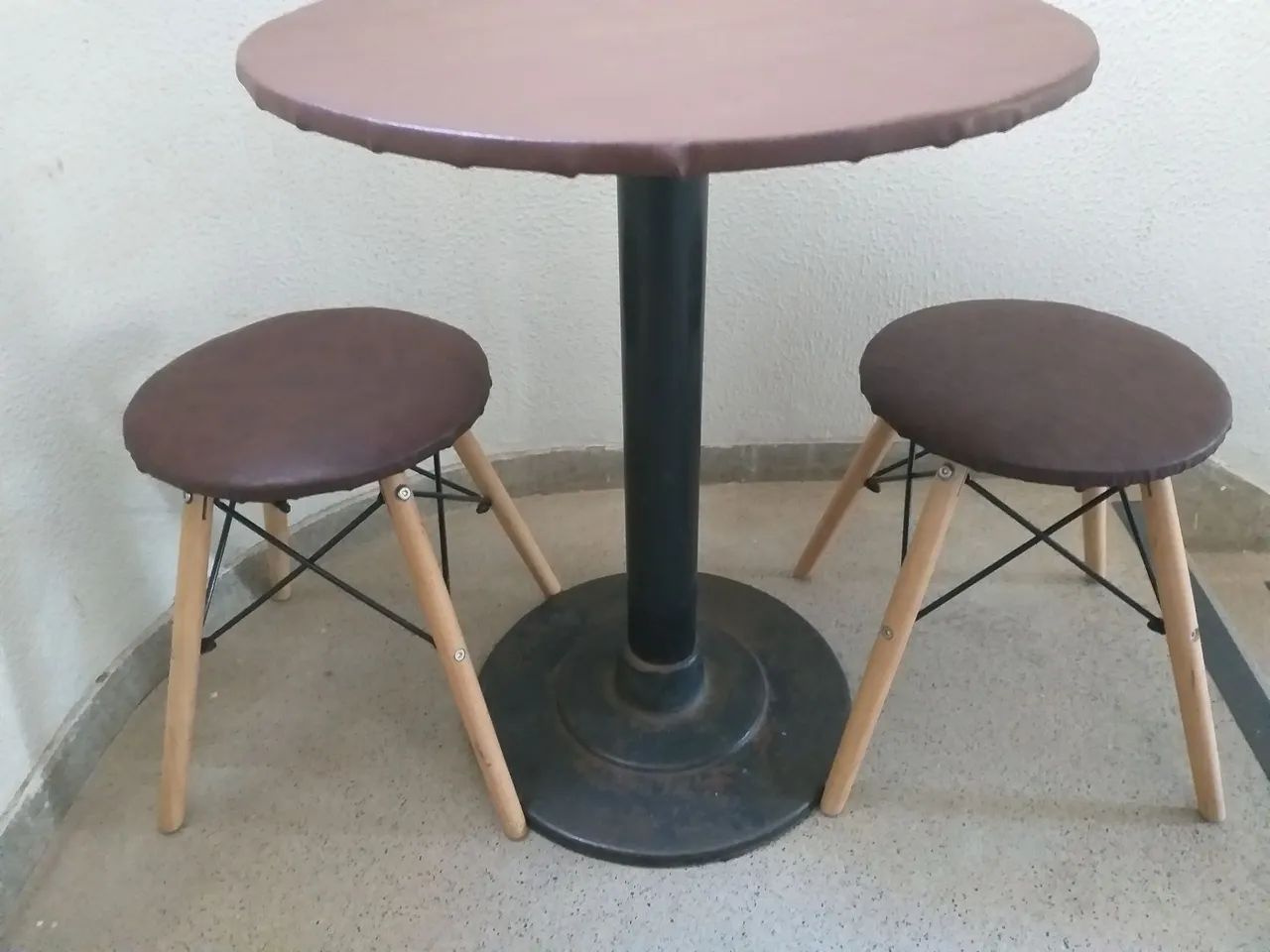 Mesa pé  de ferro