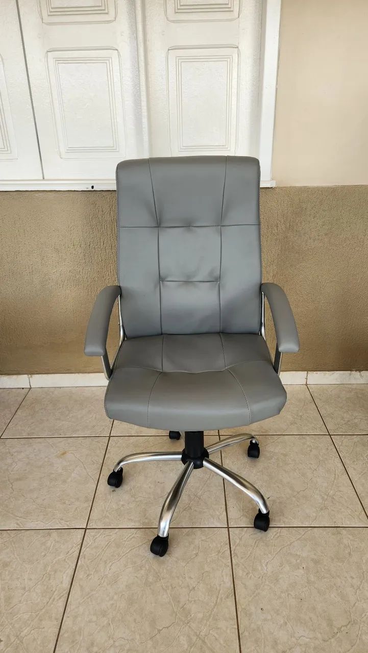 Conserto e Reformas de cadeiras Gamer,  Ergonômicas e de Barbeiro. - Foto 5