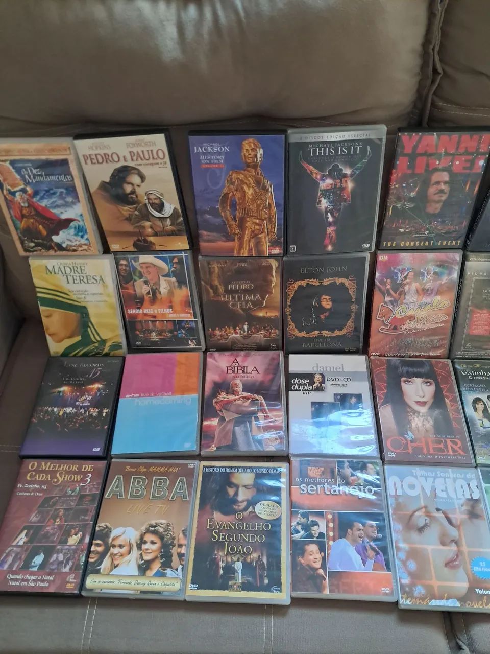 Lote 44 DVDs Músicas e Religiosos  - Foto 4