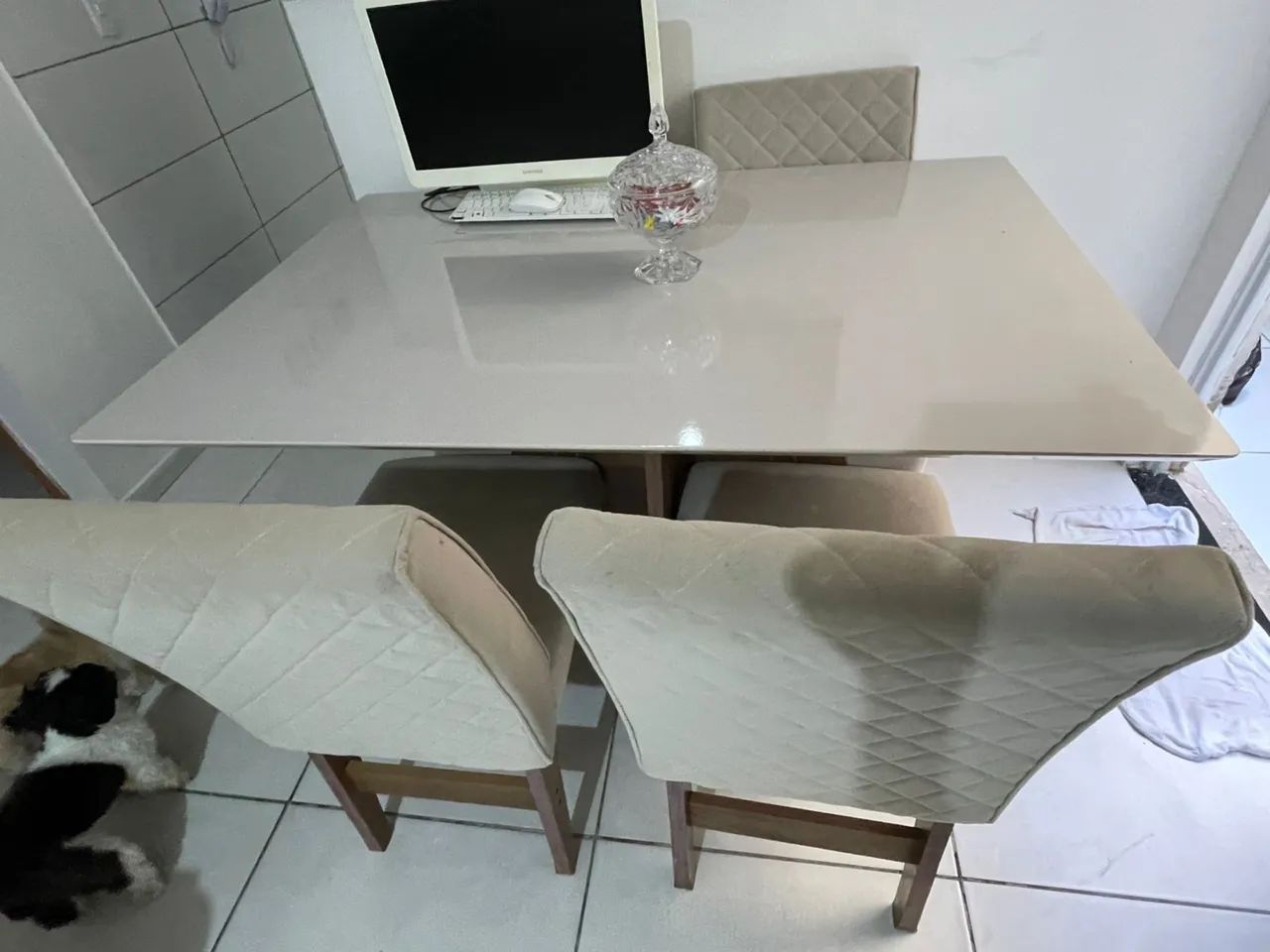 Mesa com 4 cadeiras 470977989922017280