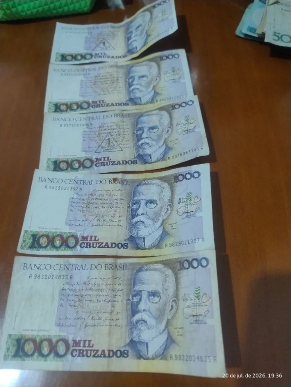 notas antigas e moedas 