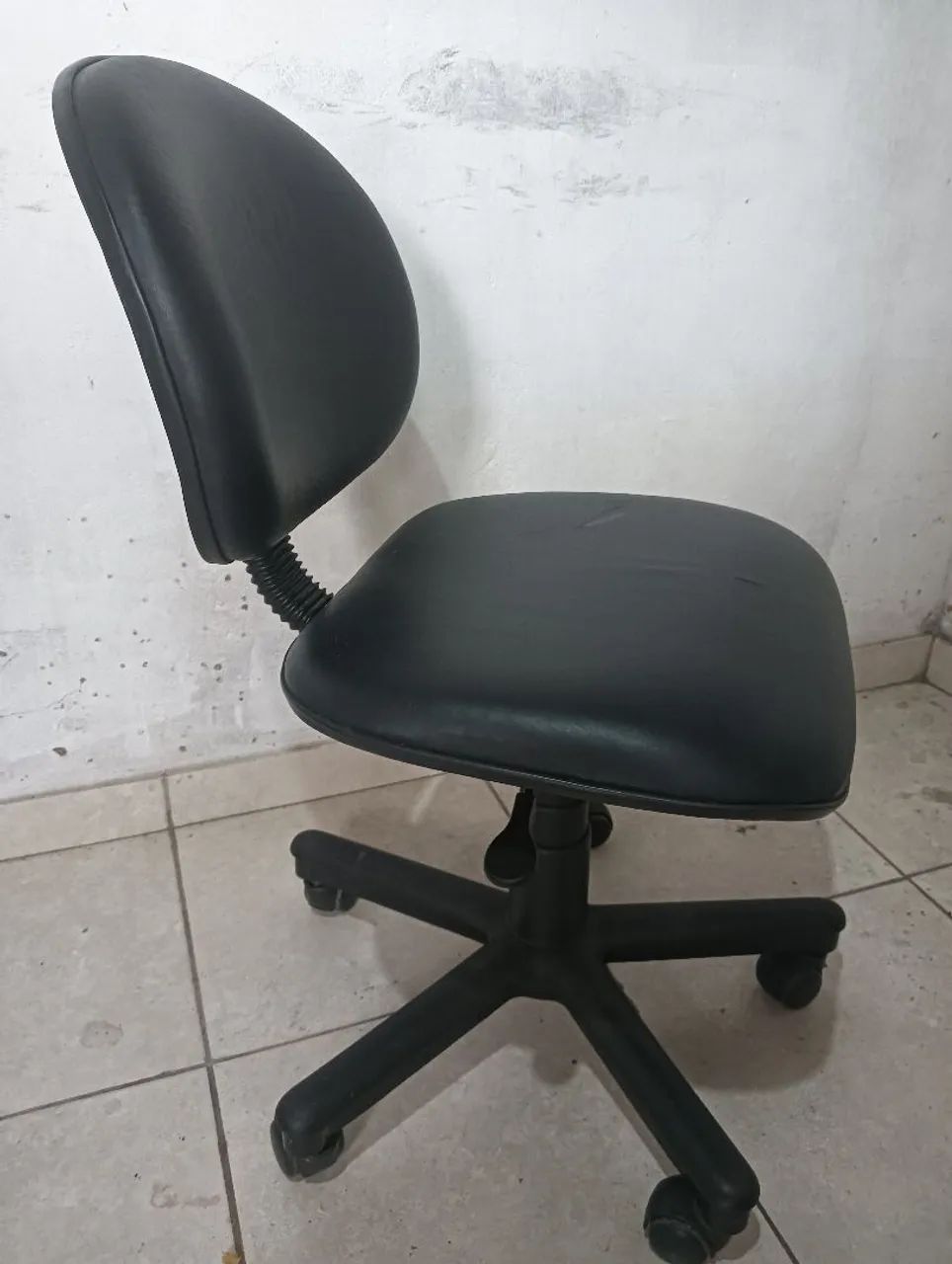 Cadeira Giratória + ajuste de altura. - Foto 3