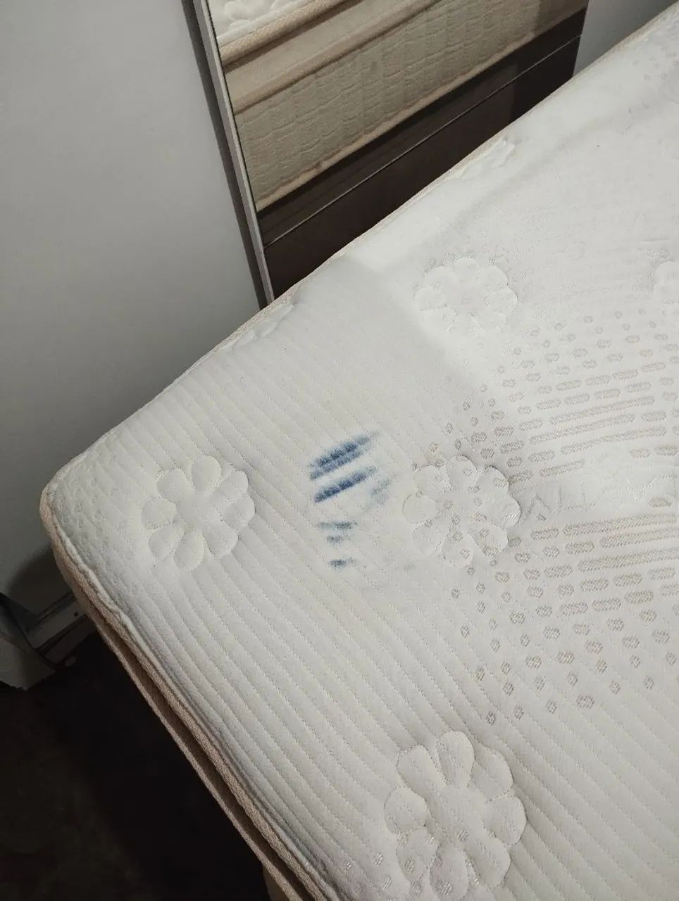 Cama Baú Queen Completa com Cabeceira + Colchão - Pouco Uso - Foto 3