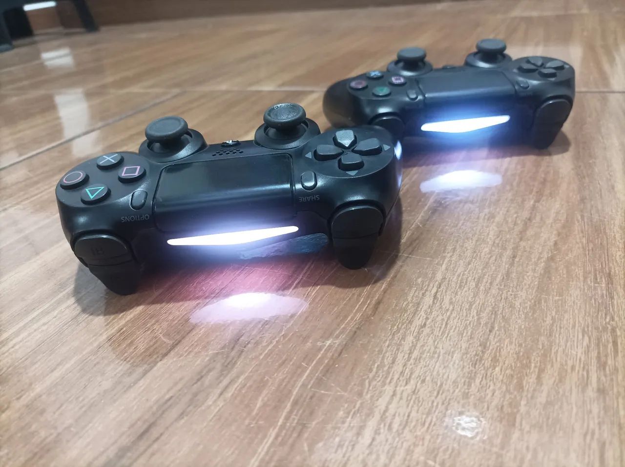 2 controles de playstation 4 - Foto 4