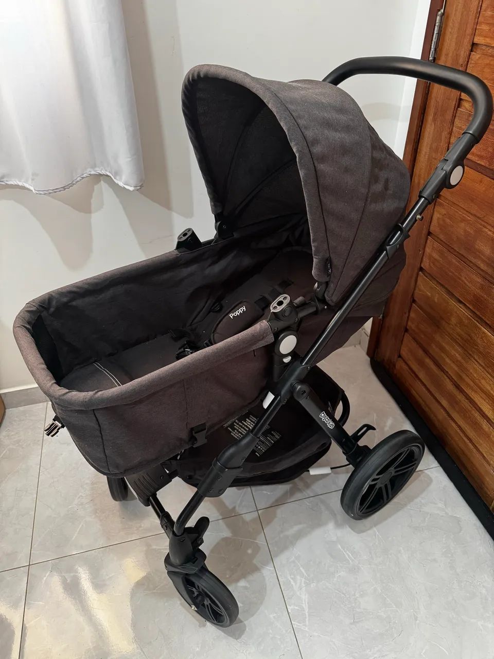 Carrinho de bebê com bebê conforto COSCO - Foto 4