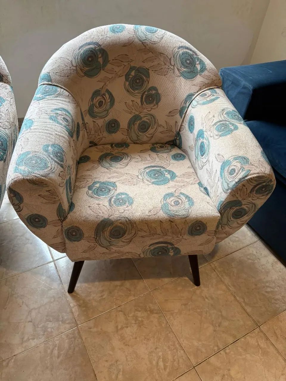 VENDO CONJUNTO DE POLTRONAS - Foto 3