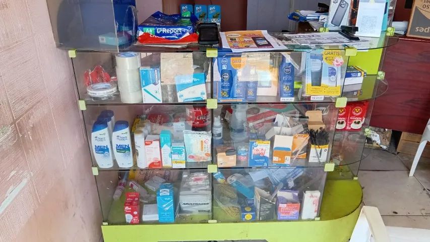 Vitrine em L com base e gaveta pra dinheiro - Foto 4