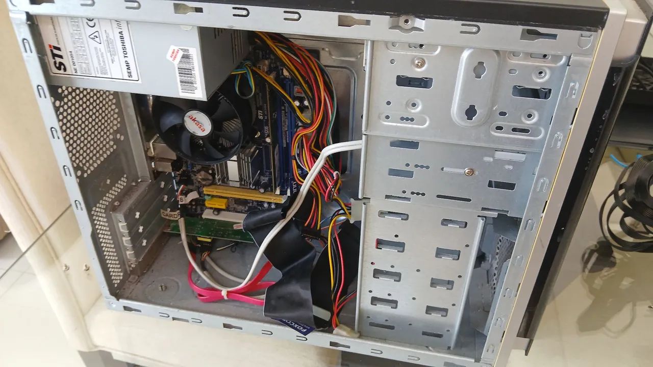 PC desktop antigo / retirada de peças