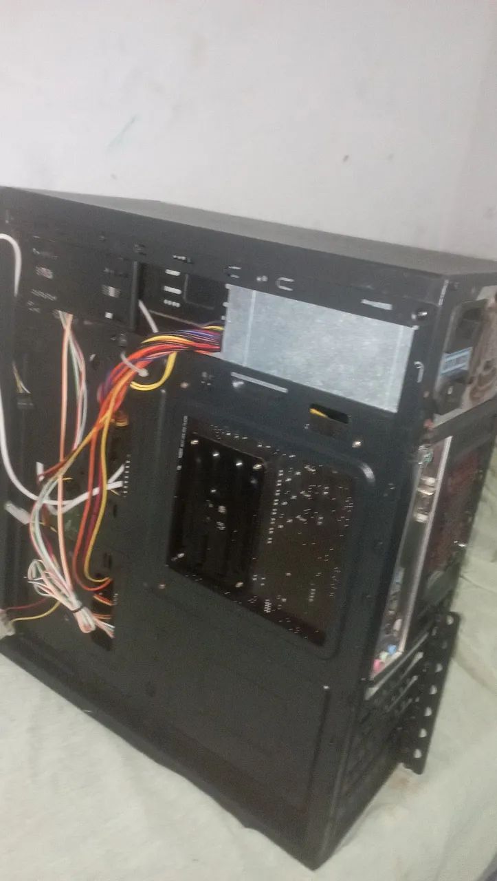 Vendo CPU de computador 