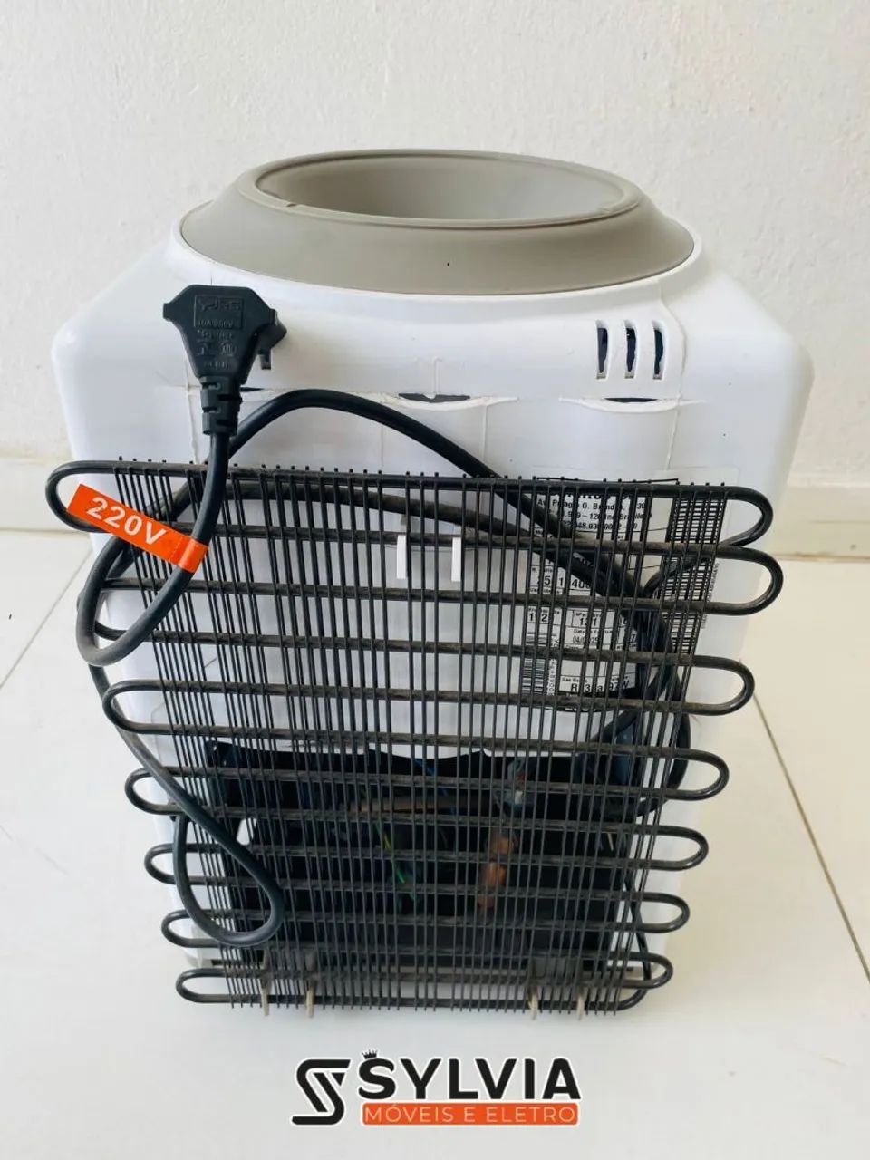 Gelagua de mesa esmaltec