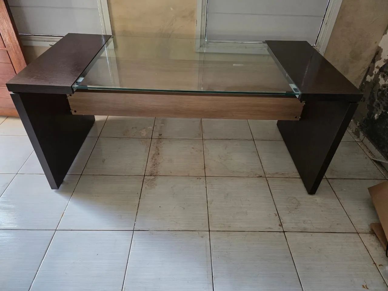 Mesa de escritório de vidro usada - Foto 2